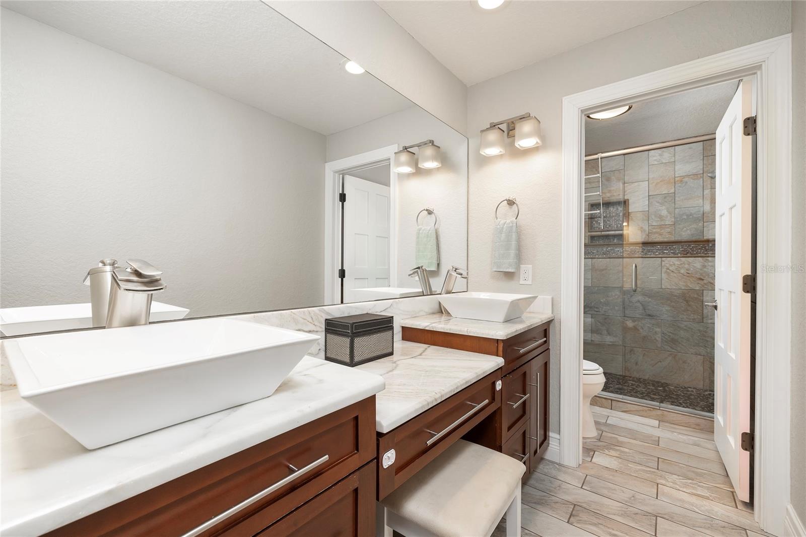 Guest bedroom 1 private en suite bathroom