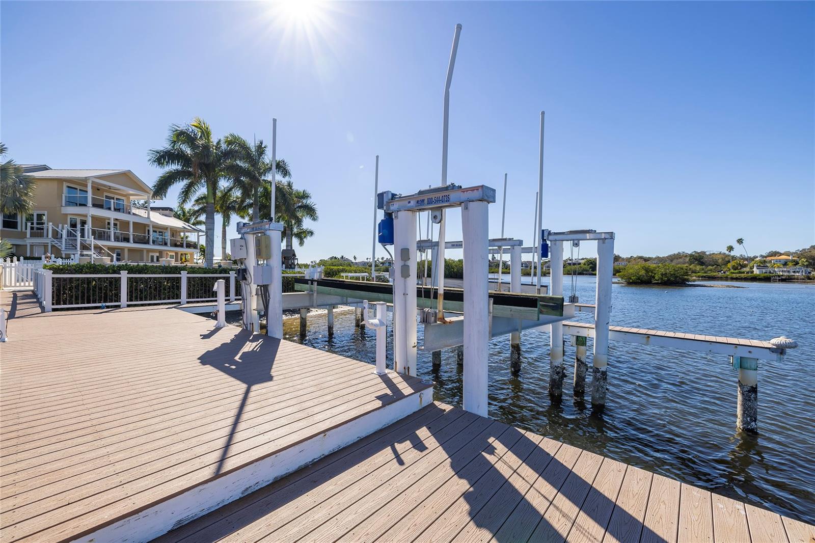 20,000 and 30,000 boat lifts