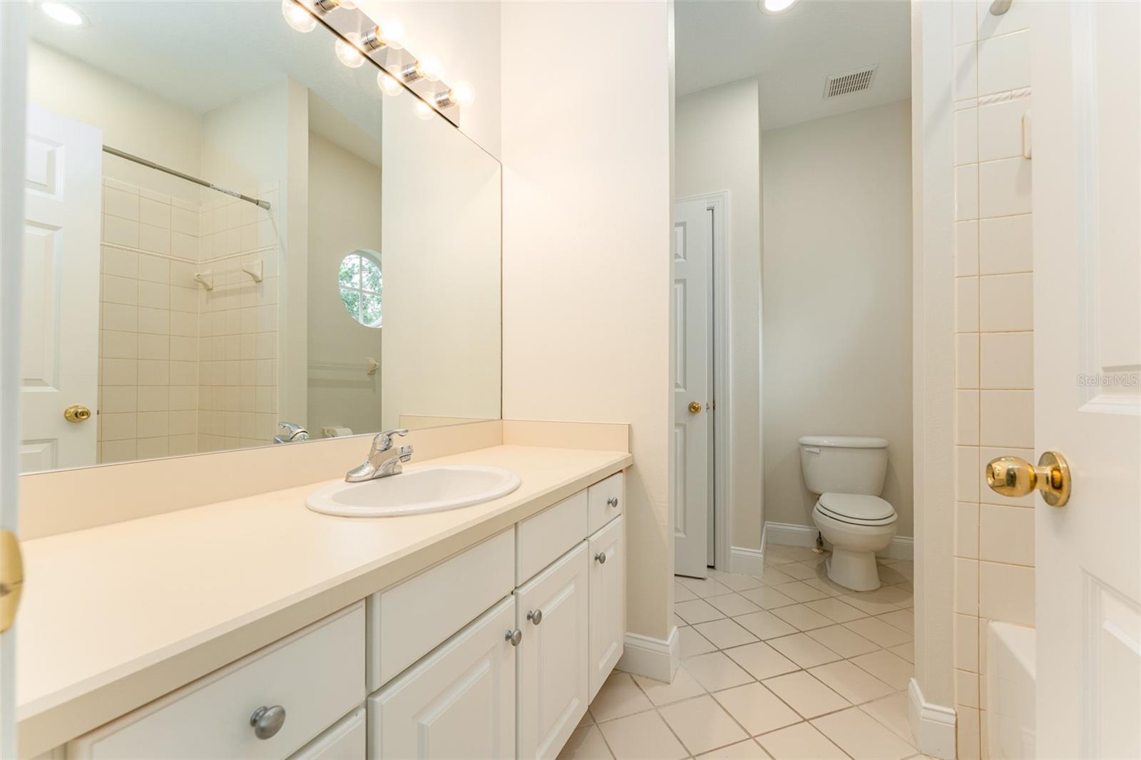 Bath 2 - Jack n Jill in Between Bed 2 & Bed 3