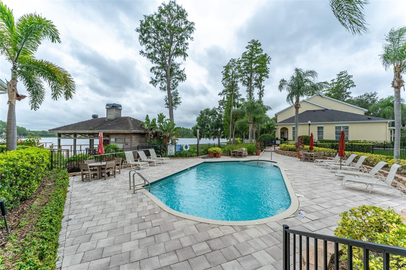 Beautiful Amenities Overlooking Lake Ellen