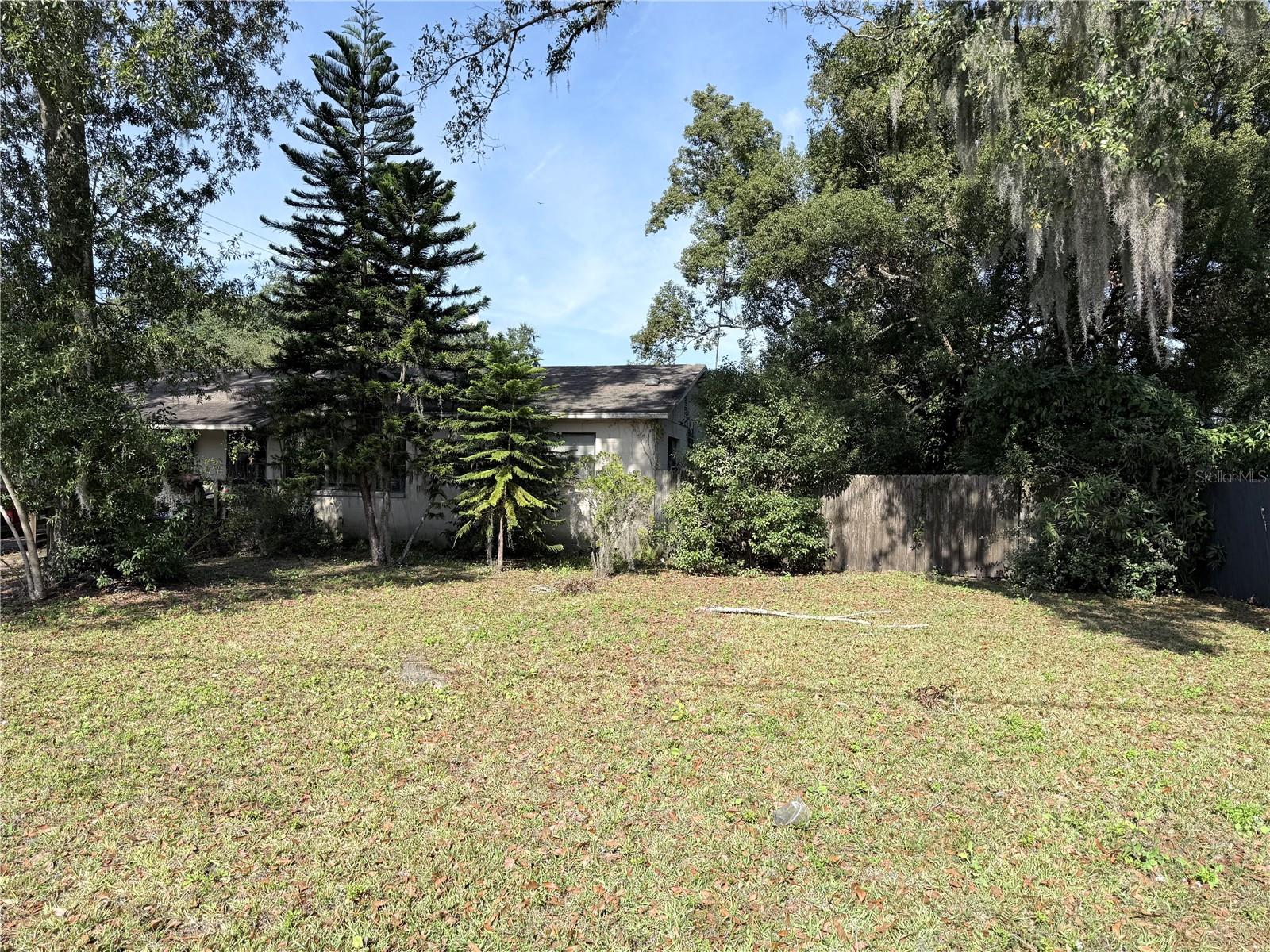 Back yard @ 1602 E Calhoun St, Plant City , FL 33563