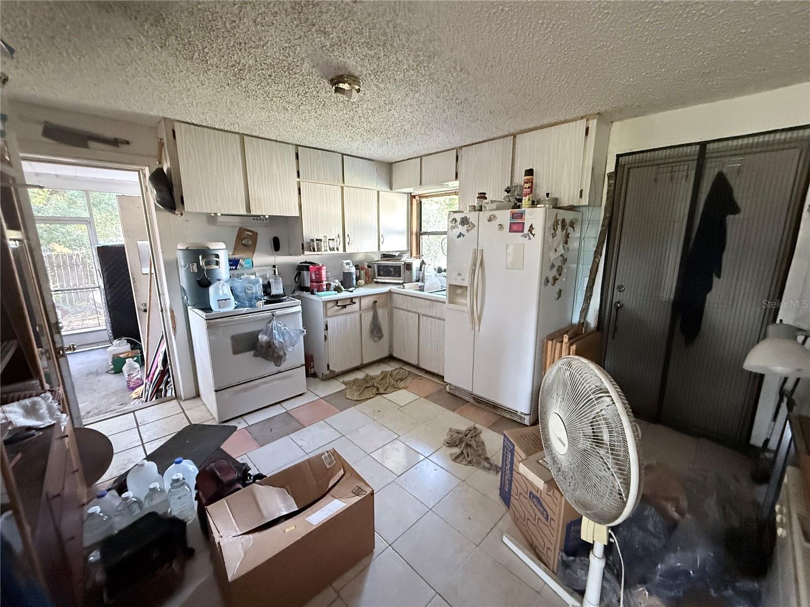 Kitchen @ 1602 E Calhoun St, Plant City , FL 33563