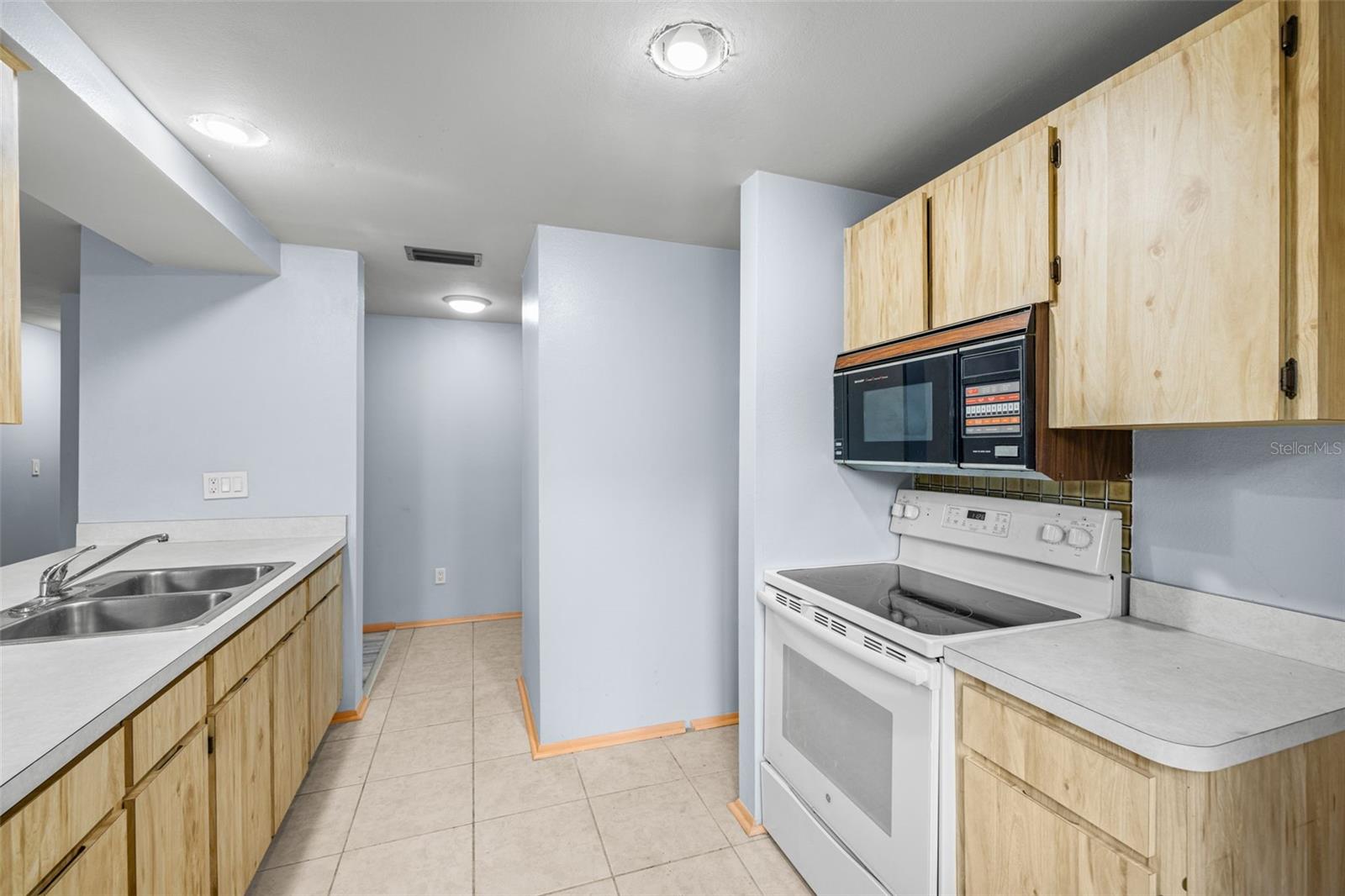 Kitchen with recessed ligthing