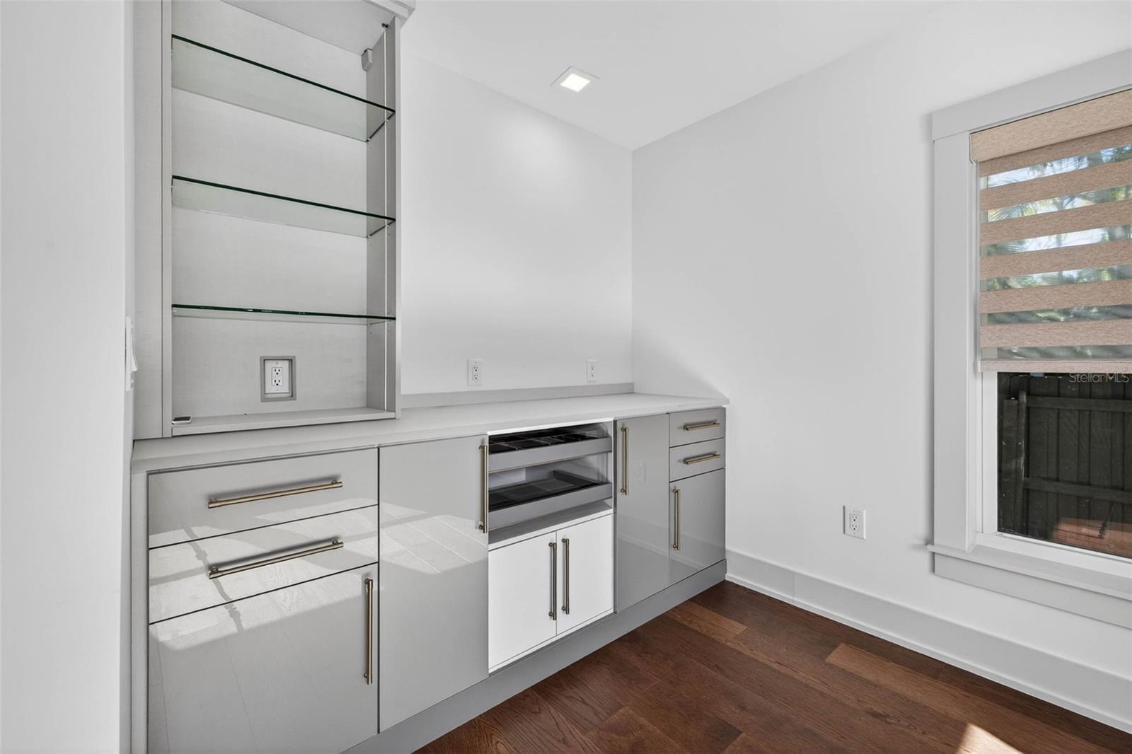 Custom Dining room bult in's with custom lighting