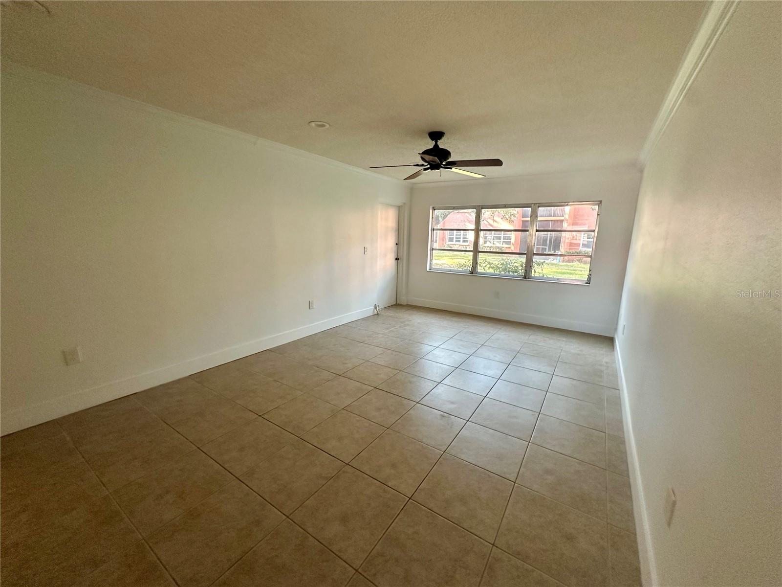 Living room/ dining room combo