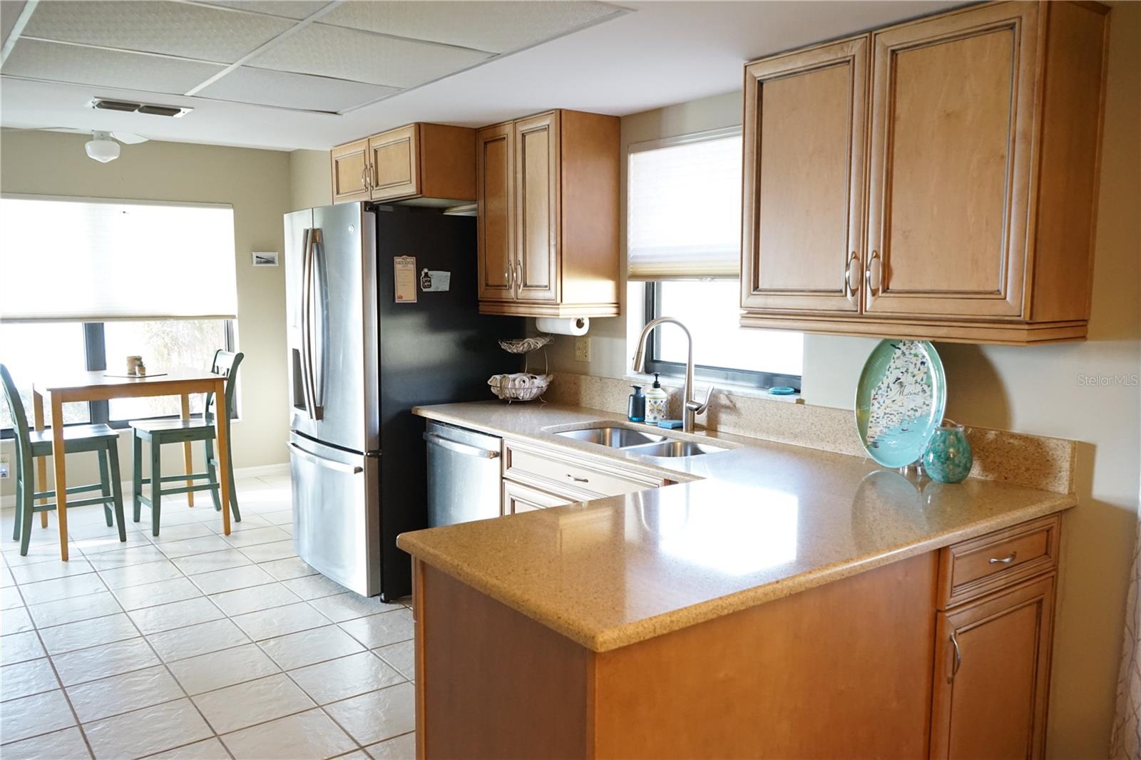 maple glazed cabinets and quartz