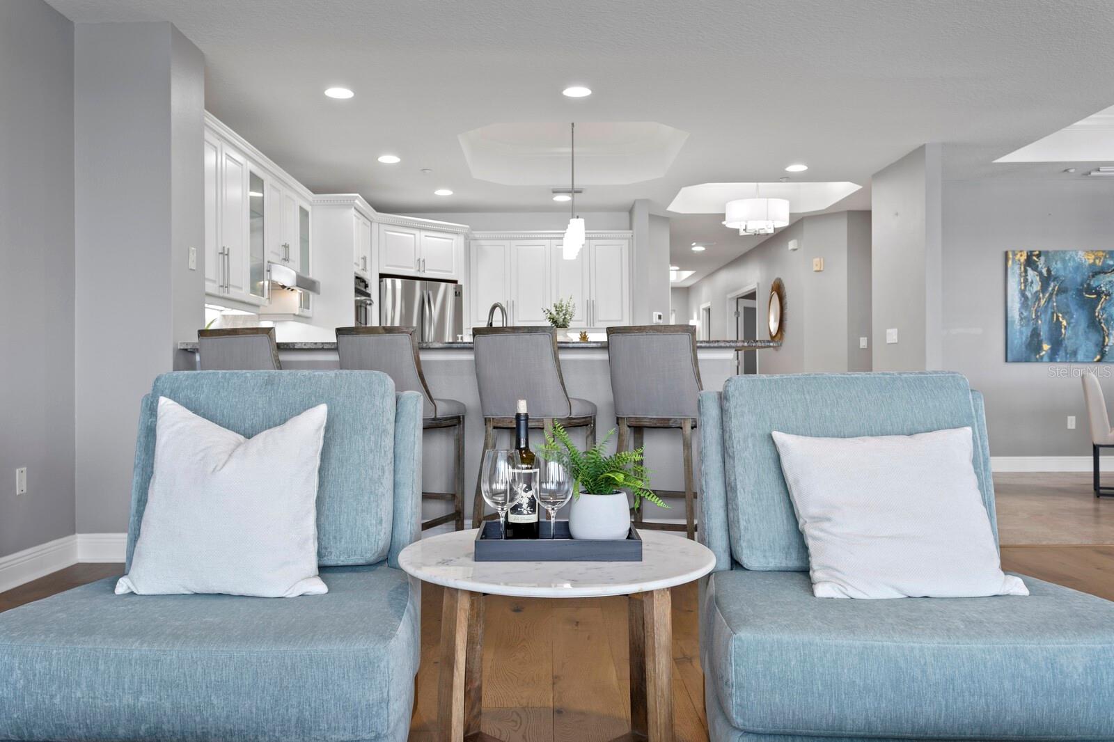 CLOSE UP COZY SEASRTING AREA