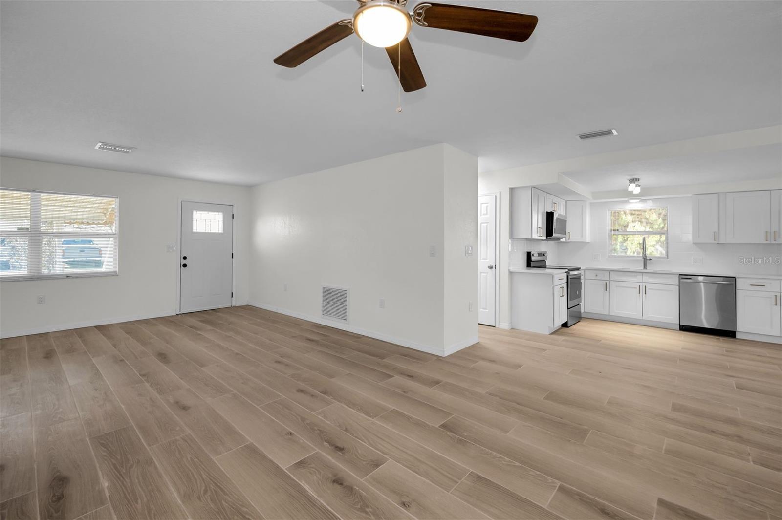 living/dining/kitchen