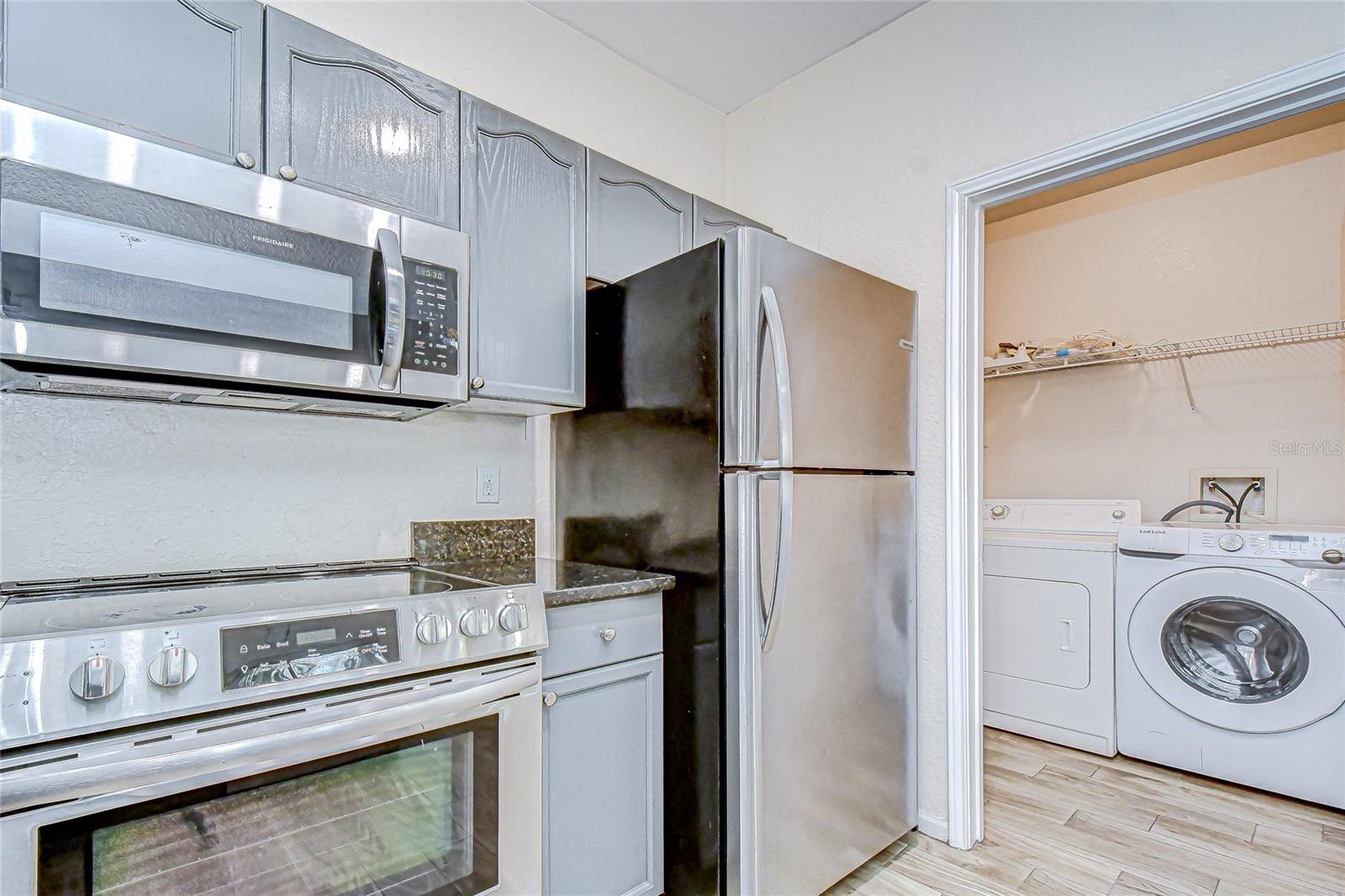 Stainless appliances!