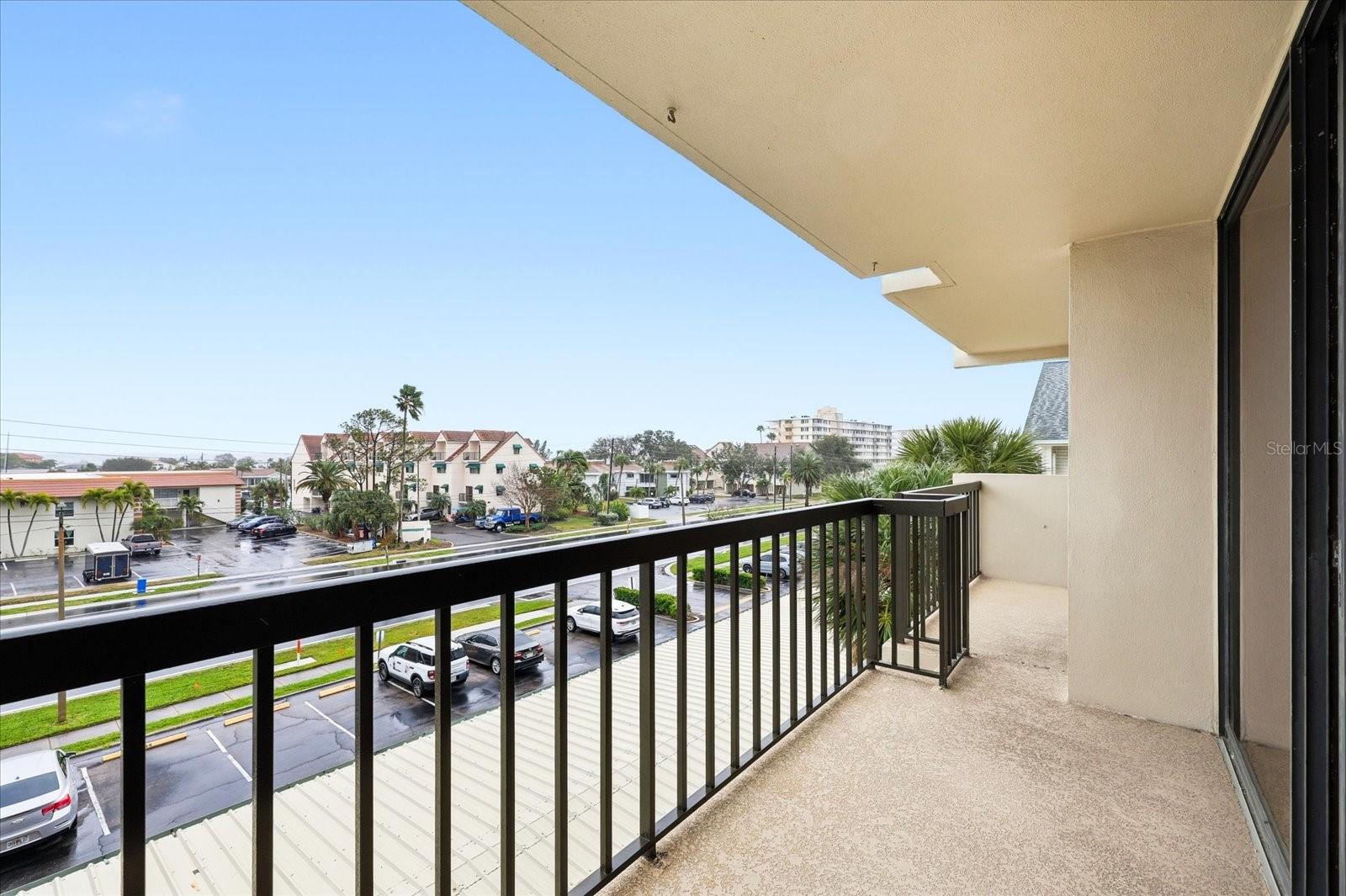 Kitchen Dining Balconey