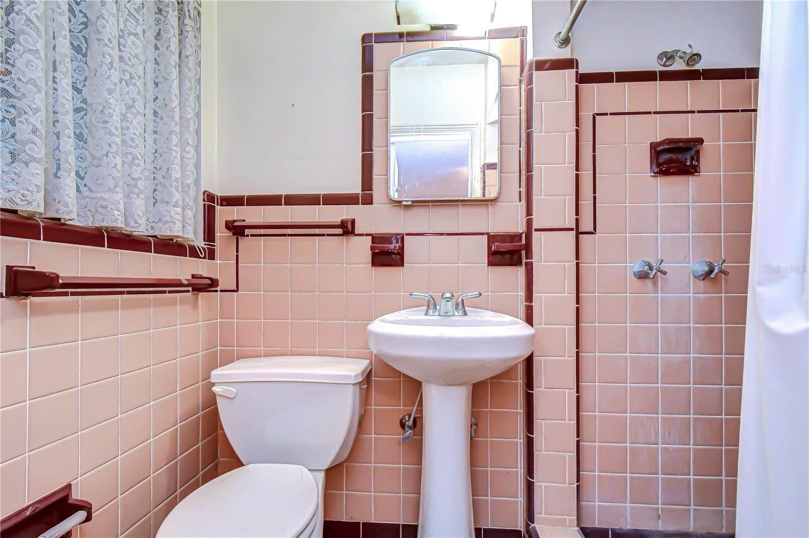 Secondary BR 1 Ensuite Bath