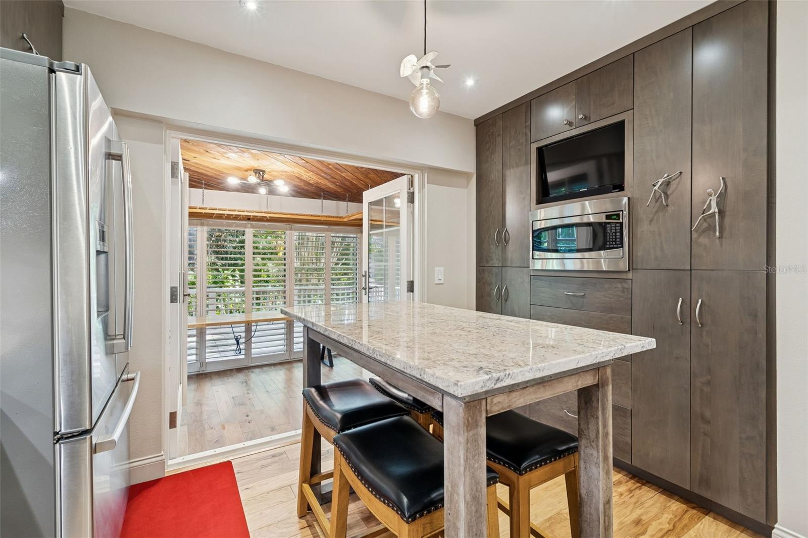 Custom kitchen w/ pantry cabinets