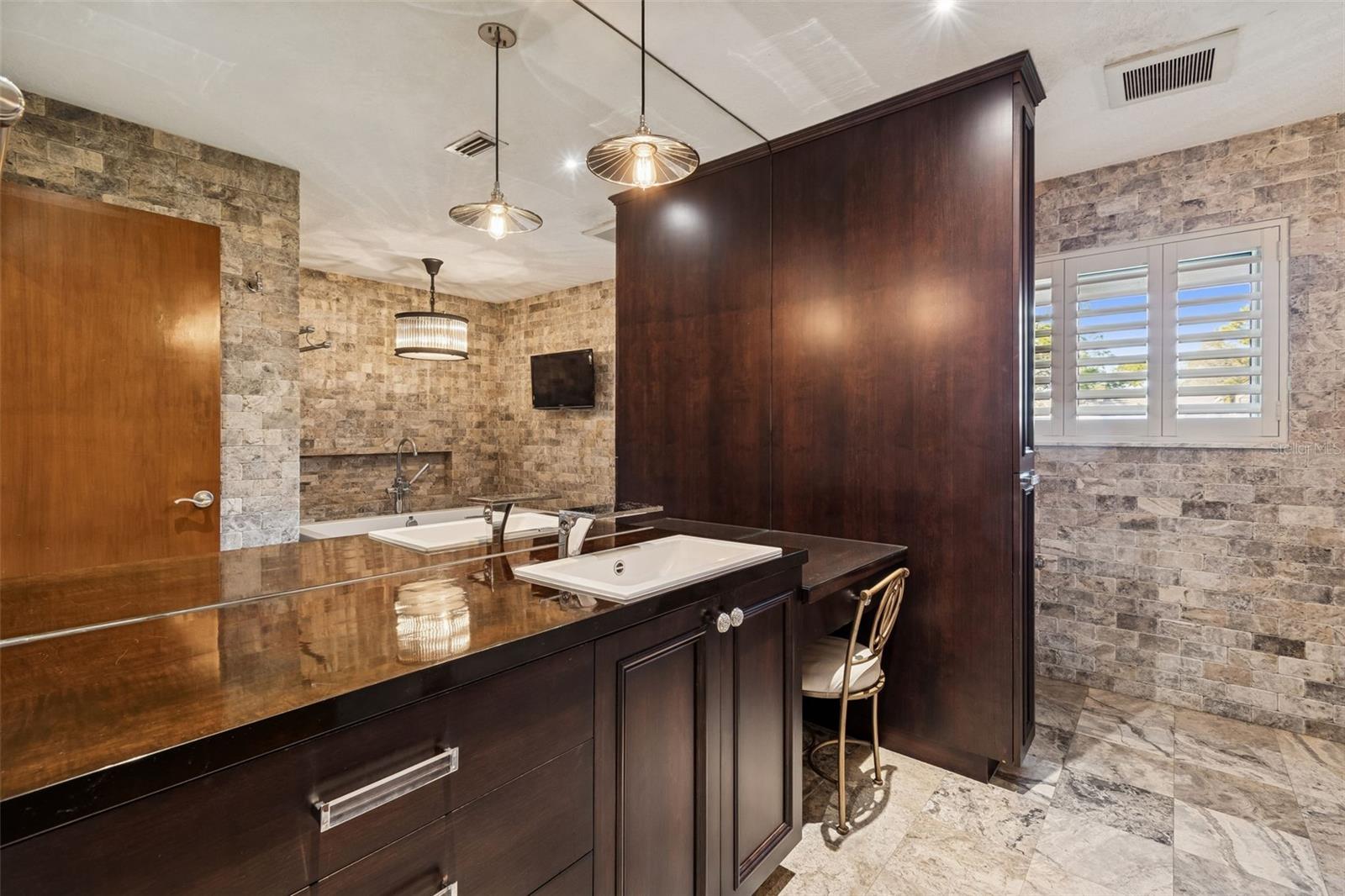 Updated main bathroom with custom cabinets