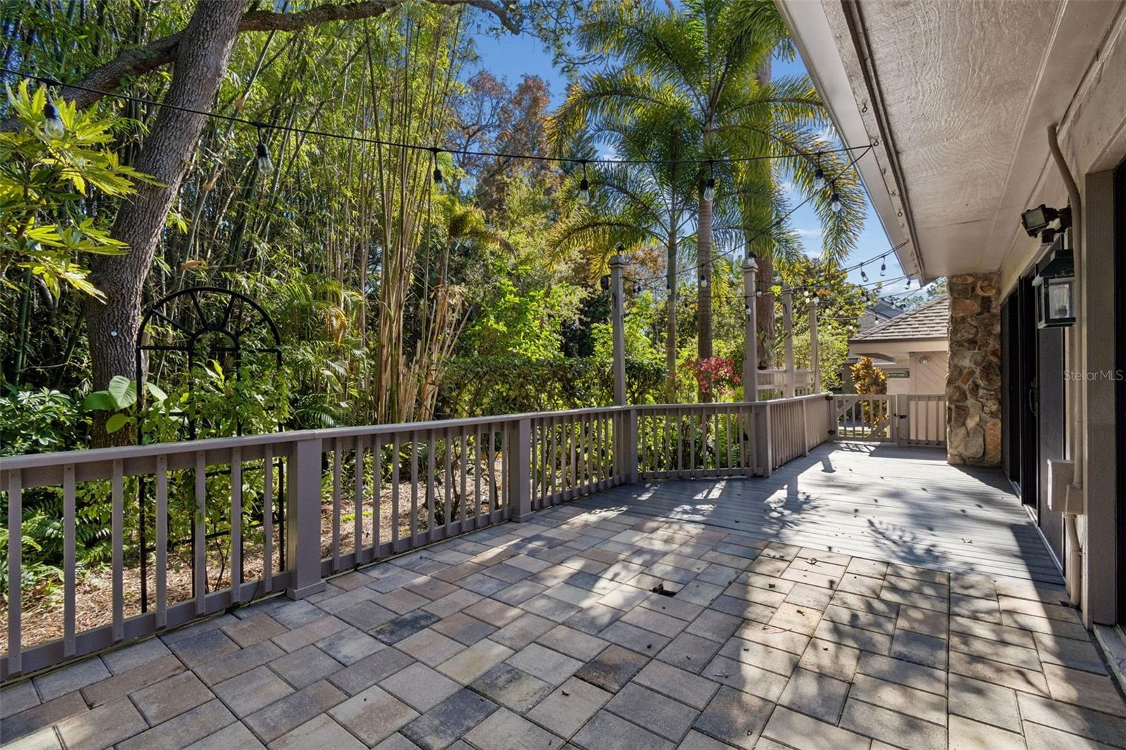 Special private back deck area