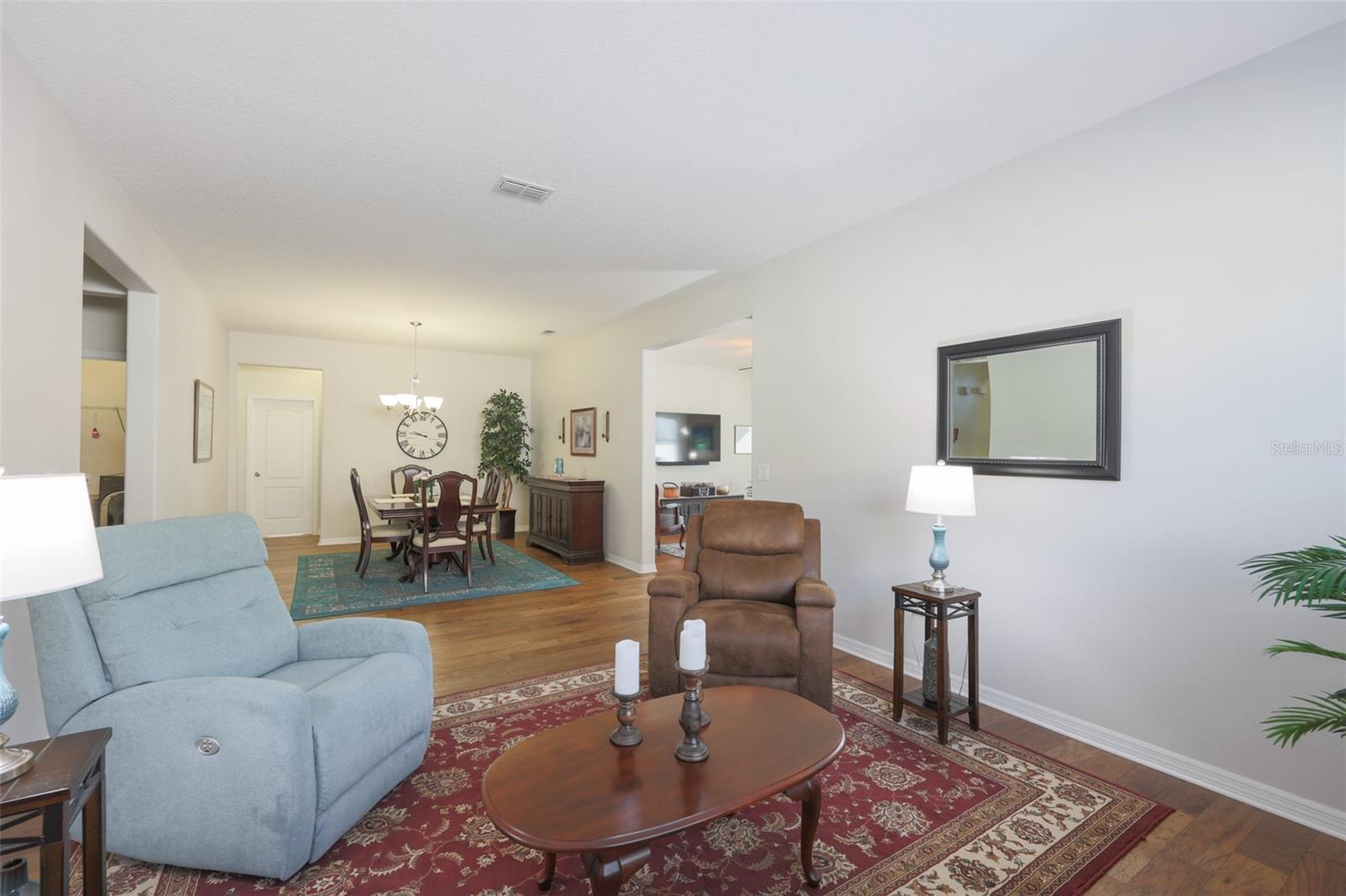 Family room/formal dining