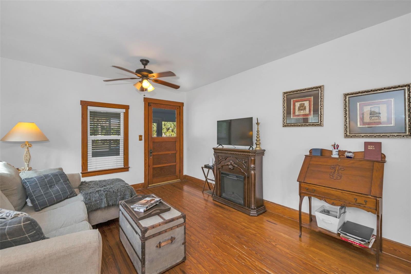 Living/Dining room combo
