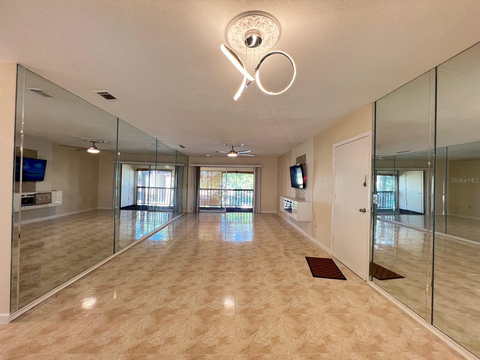 LIVING/ DINING COMBO