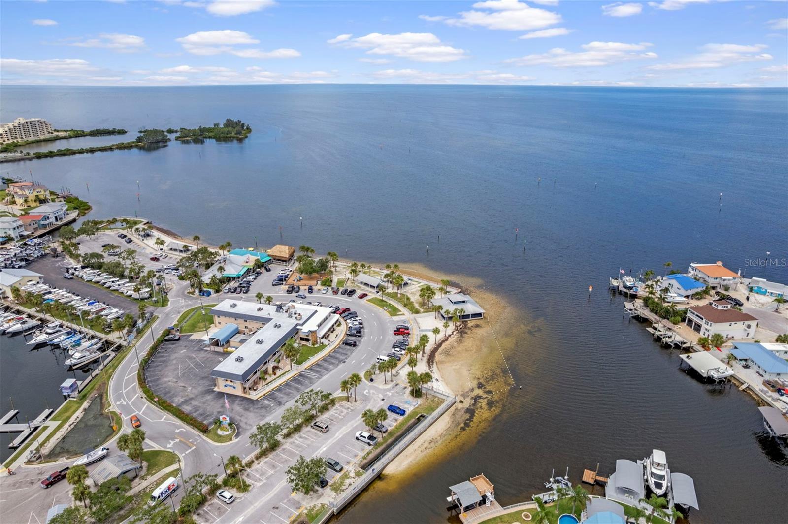 Hudson Beach Area and Restaurants