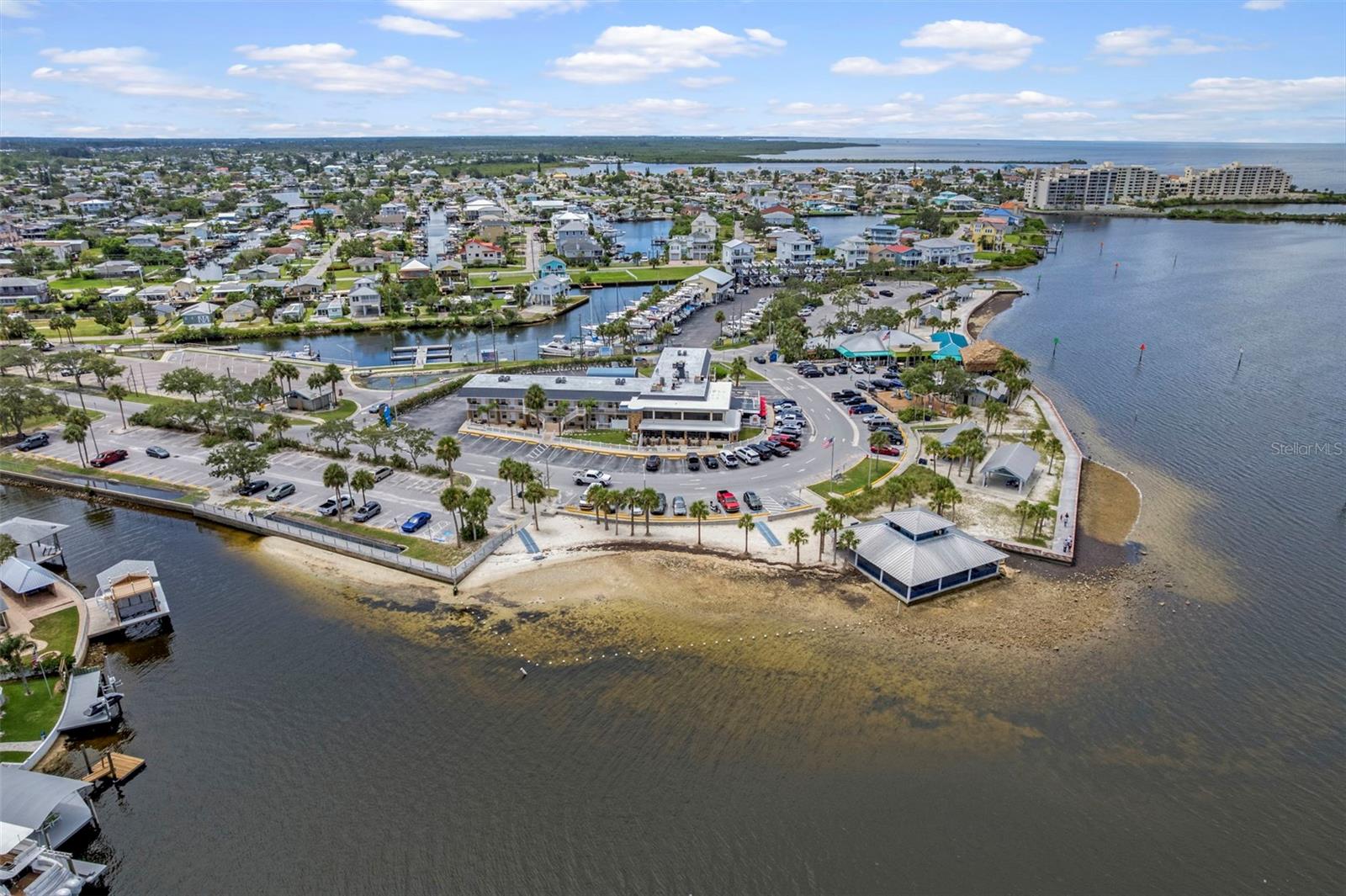 Hudson Beach Area and Restaurants