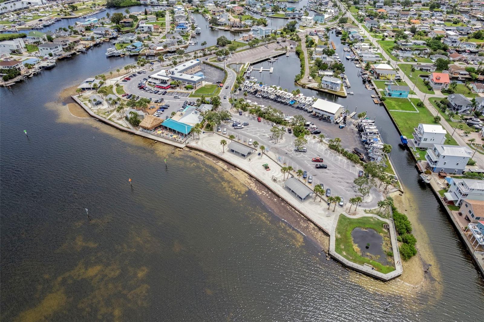 Hudson Beach Area and Restaurants