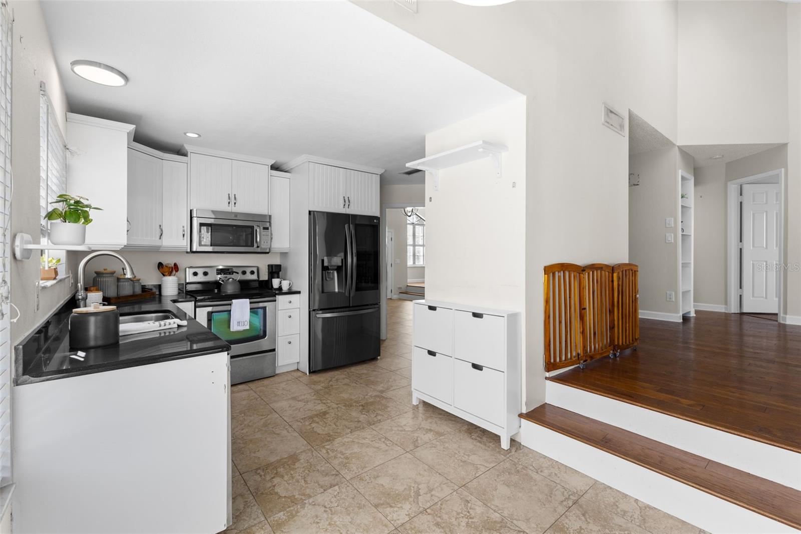 Light and Bright Kitchen