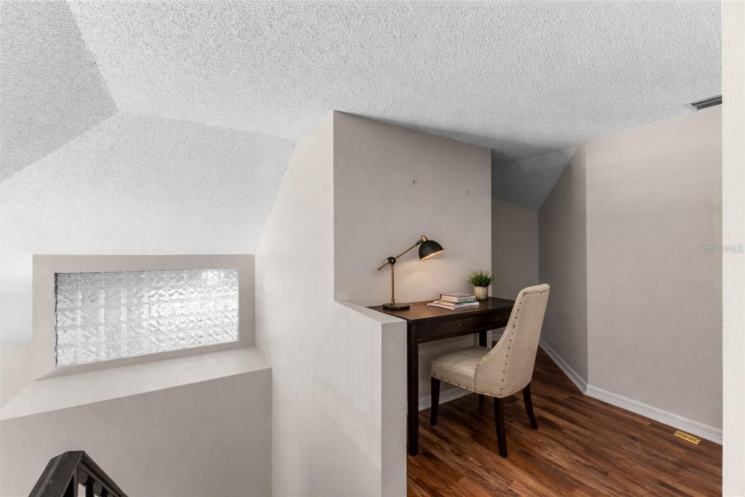 Landing w/office nook