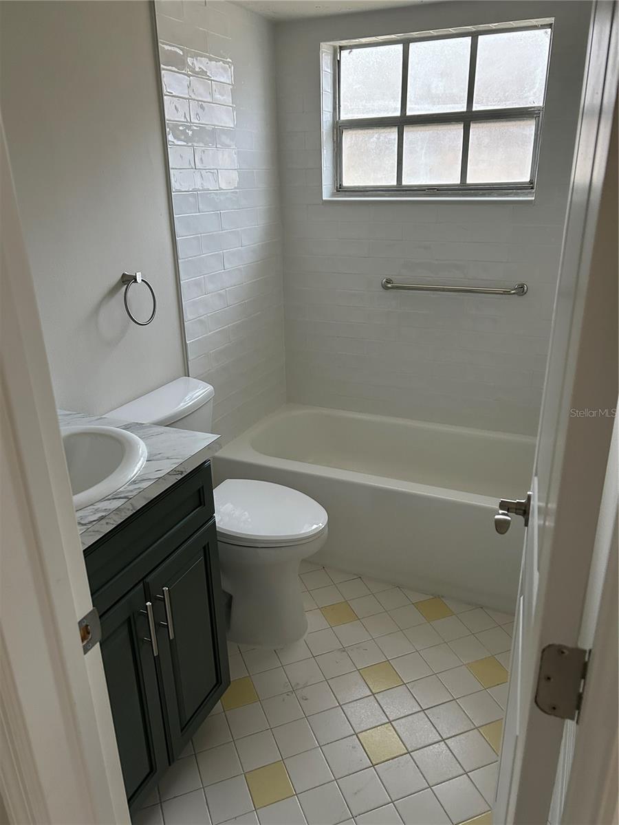 2nd bath with shower