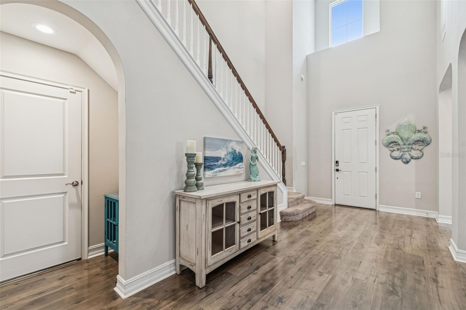 20-foot foyer