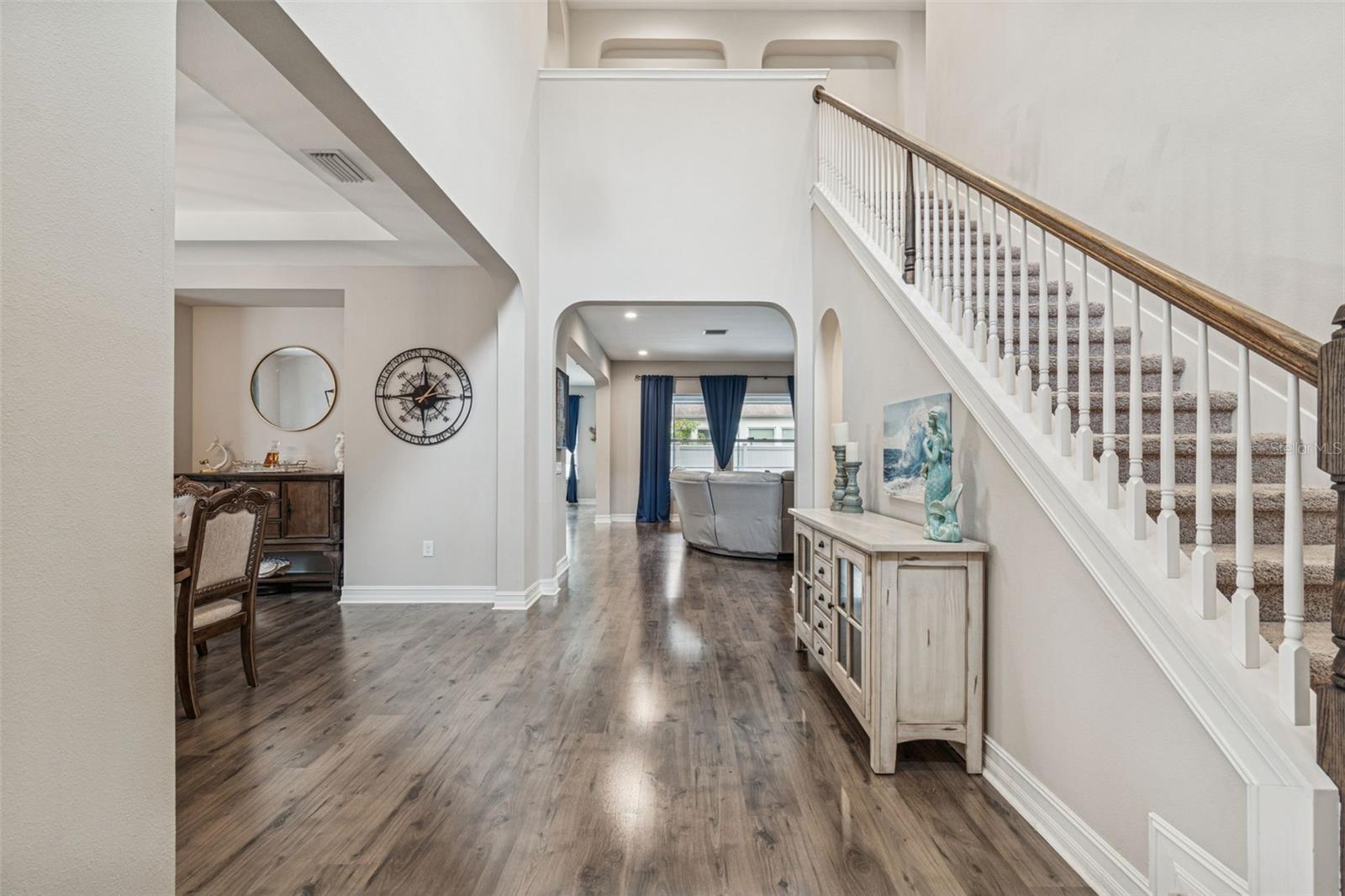 20-foot foyer