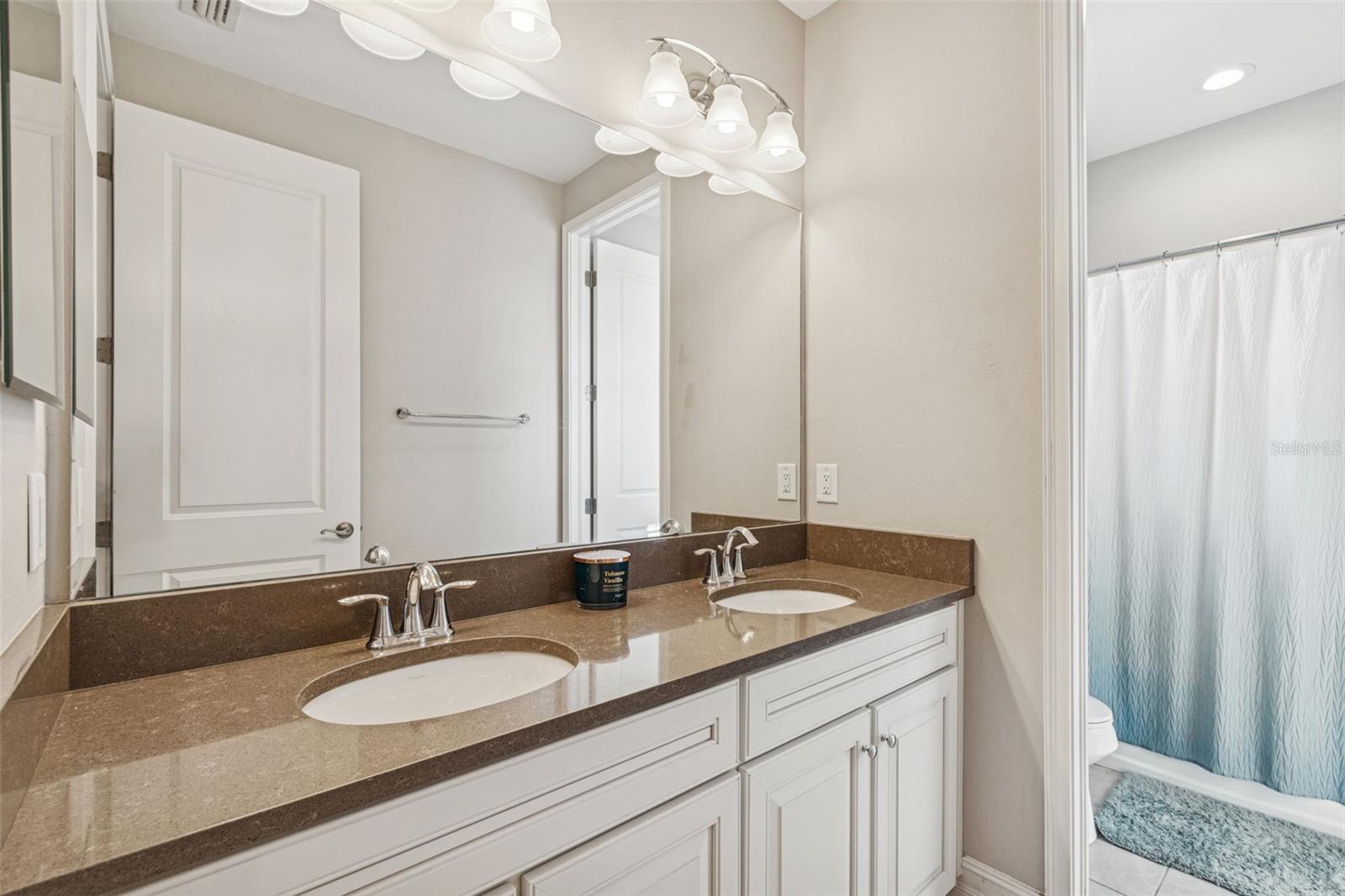 Upper-level bathroom 4