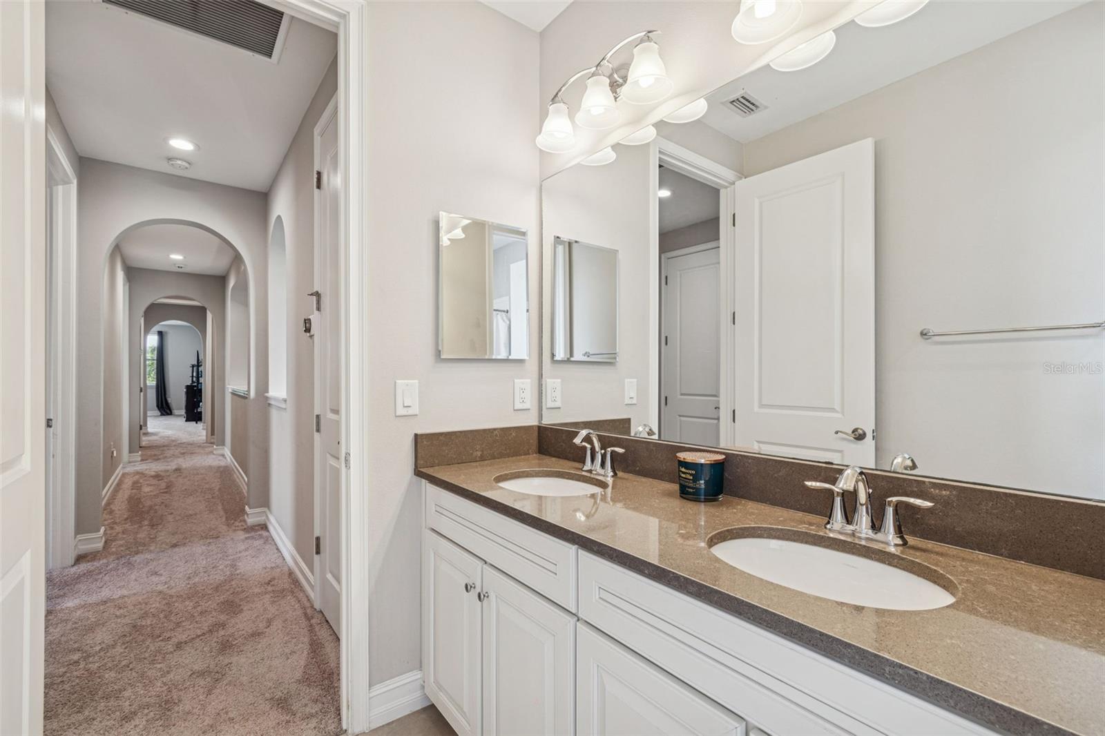 Upper-level bathroom 4