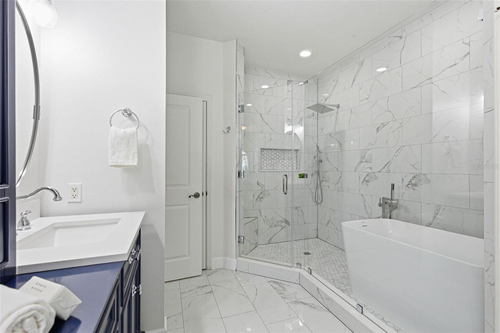 Primary En-Suite Glass Walk-In Shower/Soaking Tub