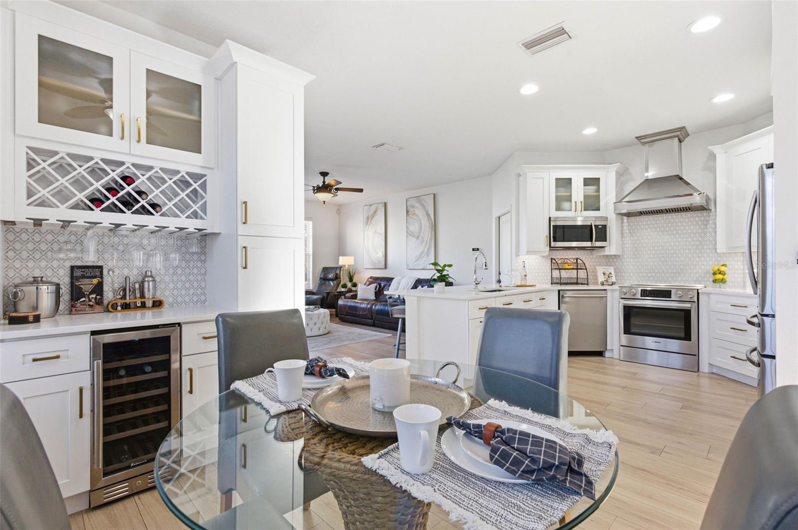 Dining Room-Built-In Dry Bar