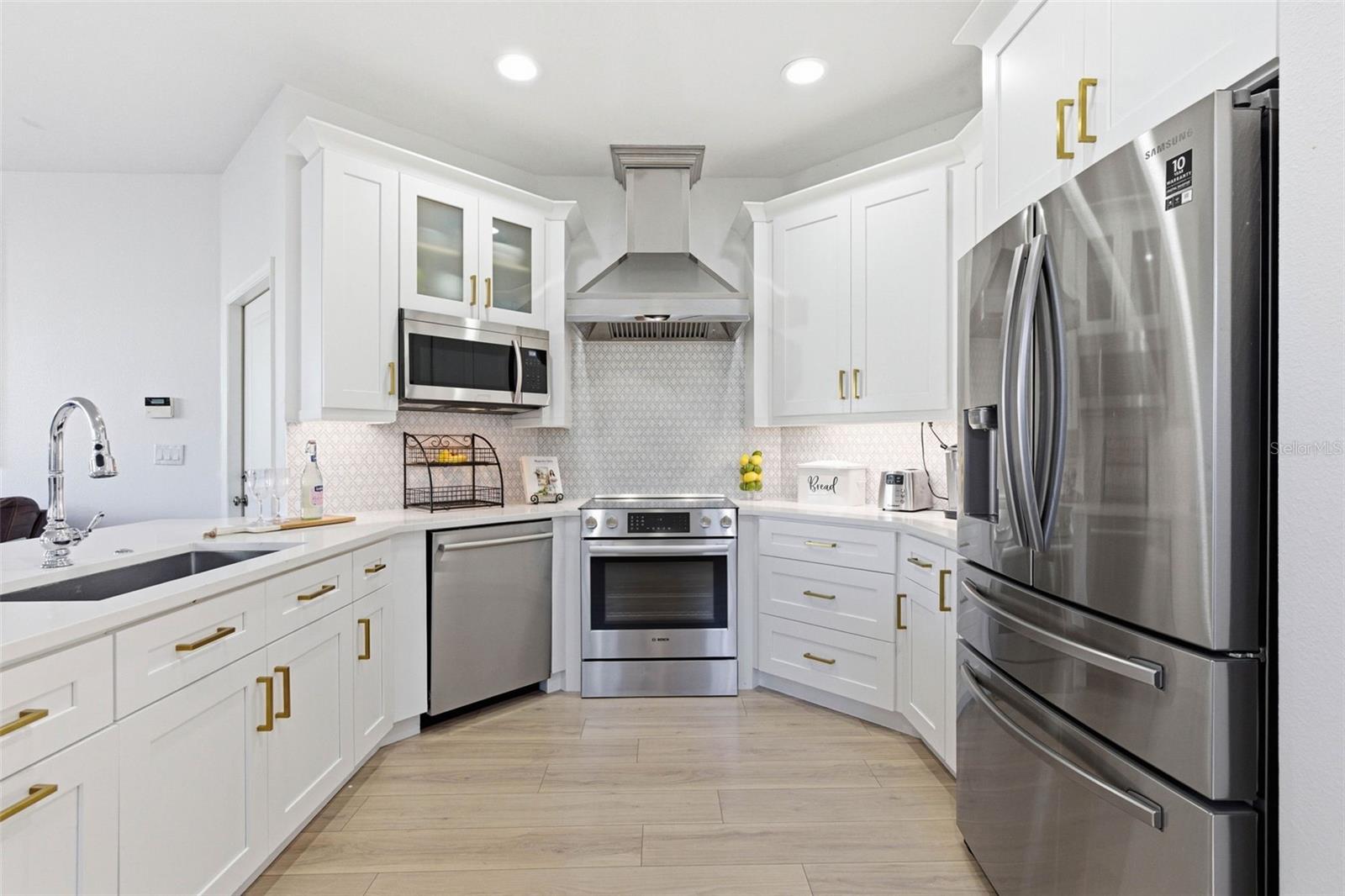 Kitchen-Stainless Steel Appliances