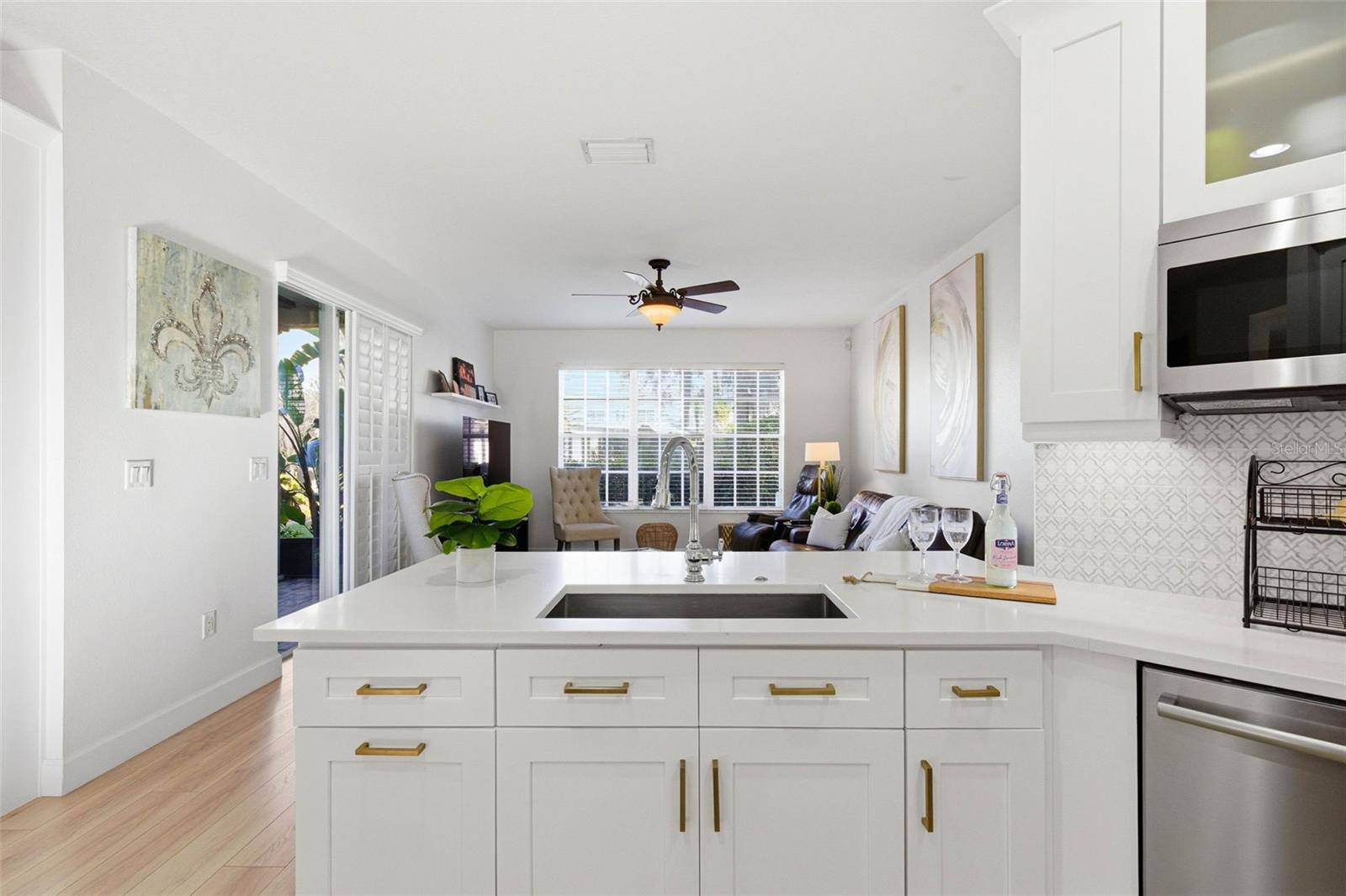 Kitchen-Quartz Countertops