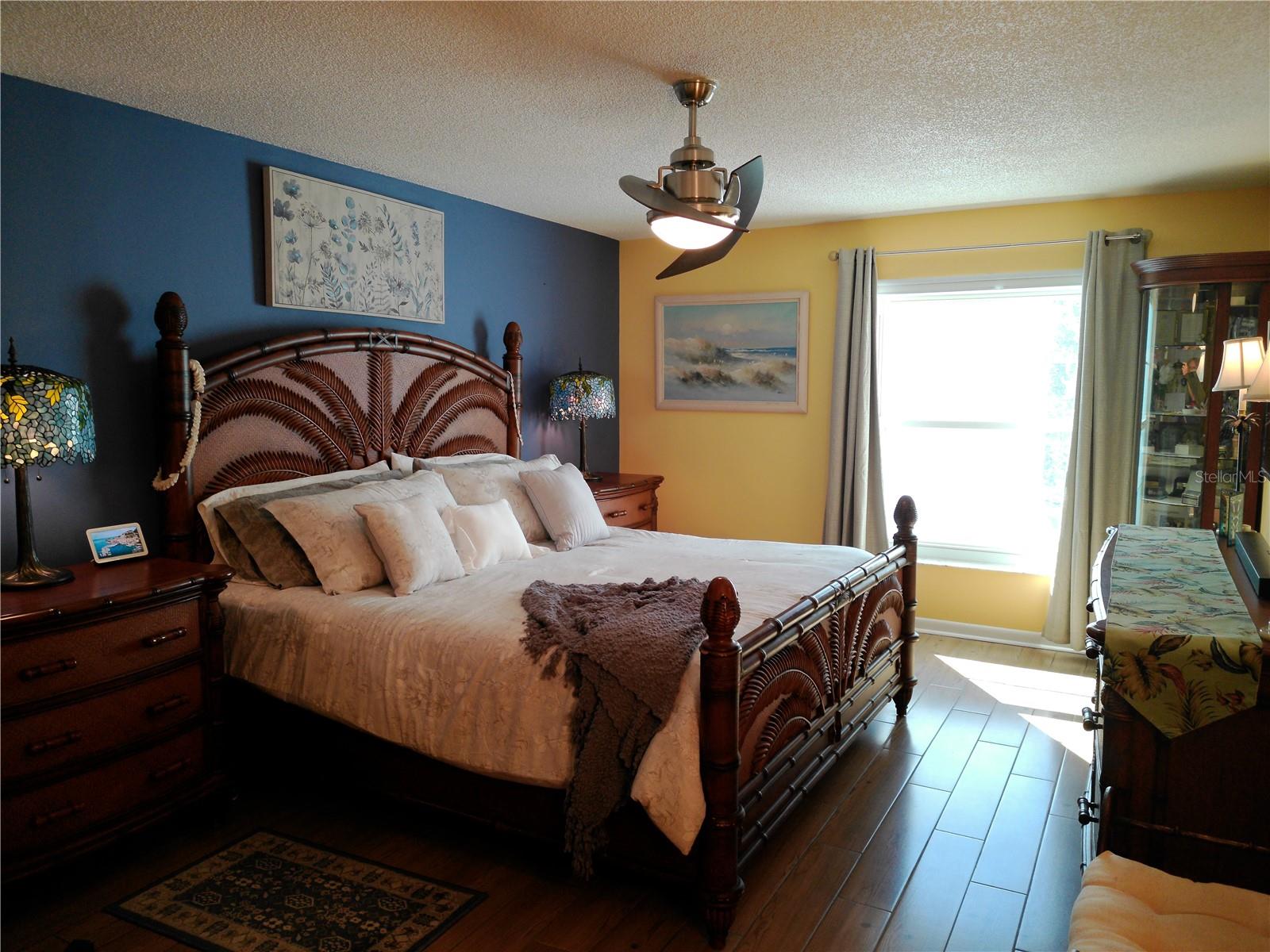 Penthouse Greens SPACIOUS Master Bedroom