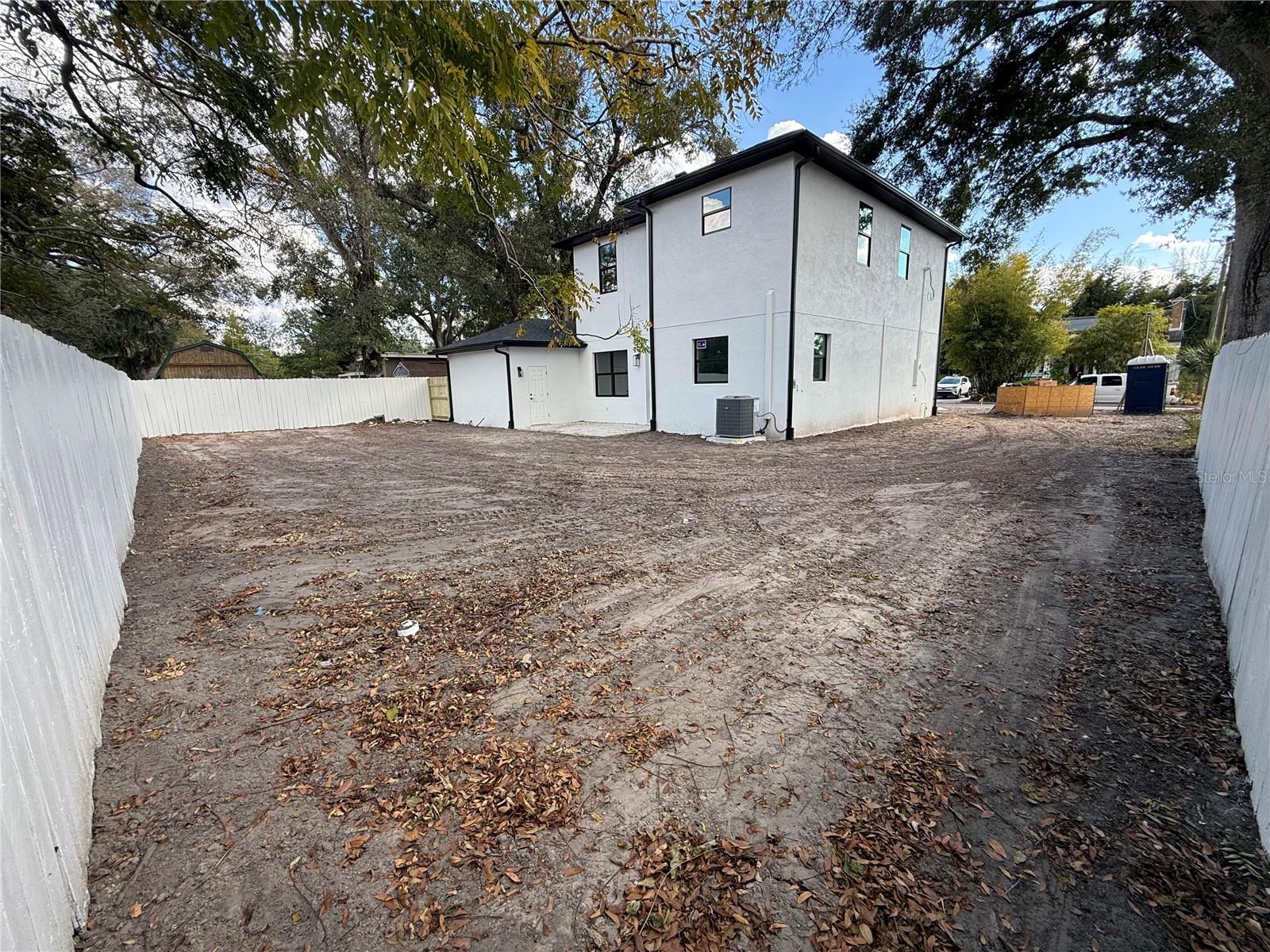 HUGE Backyard & Sideyards