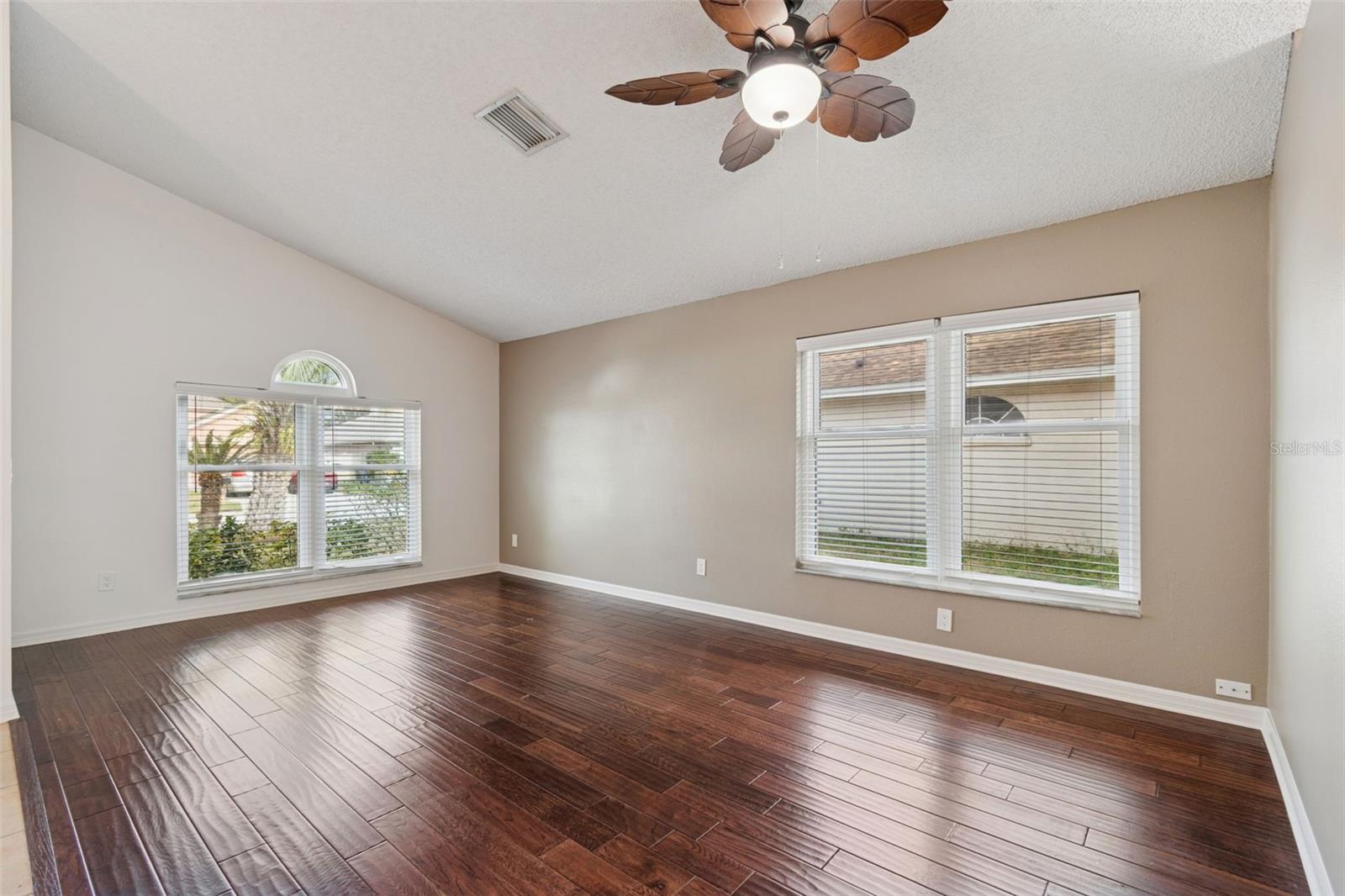 Formal living & dining room