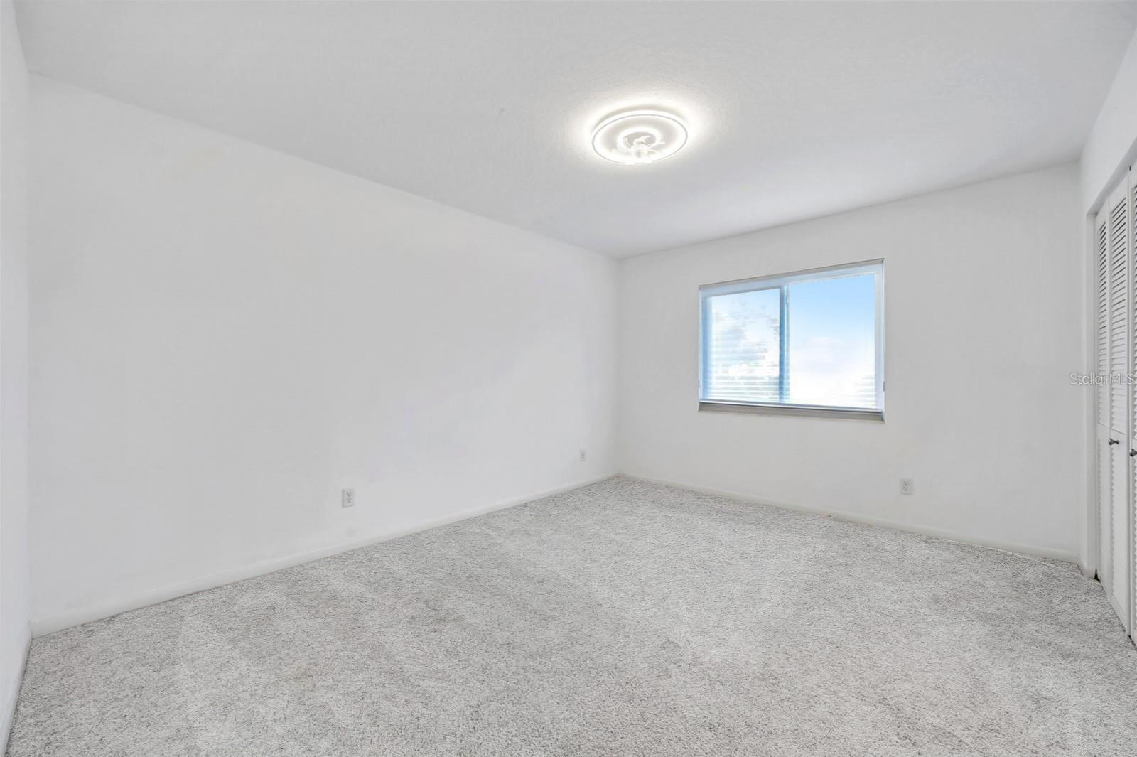 Guest bedroom with ensuite.