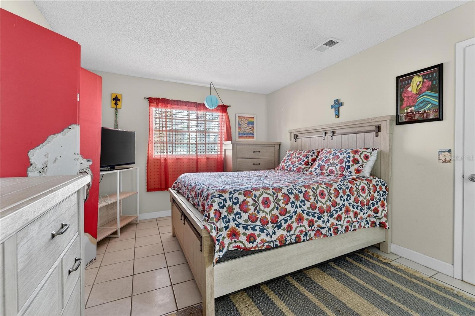 Light and bright primary suite with room for your furniture and trinkets!