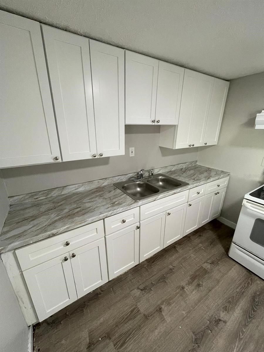 Fridge not in Photo Photo taken prior to tenant occupancy