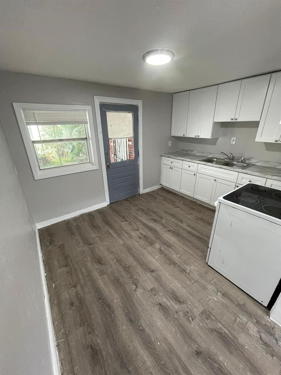 Fridge not in photo Photo taken prior to tenant occupancy