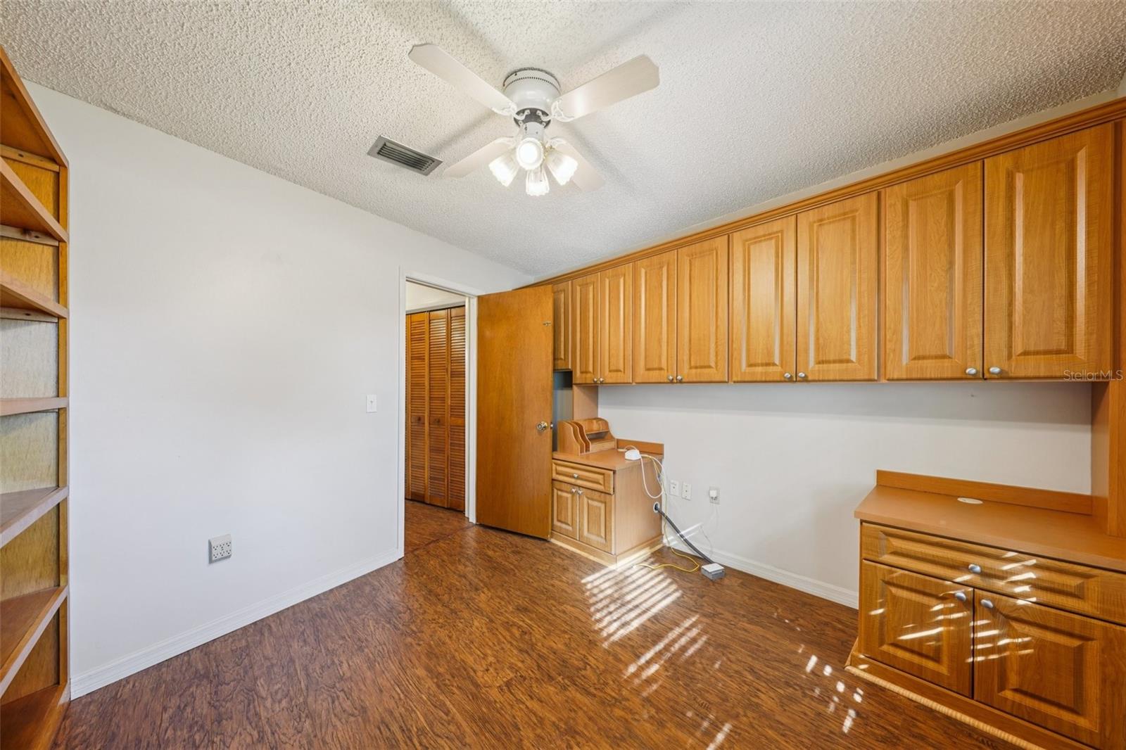 Office/Flex/Built-Ins