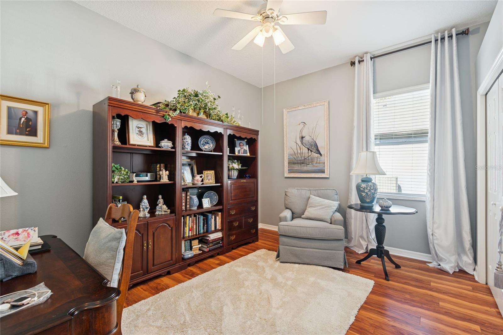 BEDROOM 5/STUDY/LIBRARY