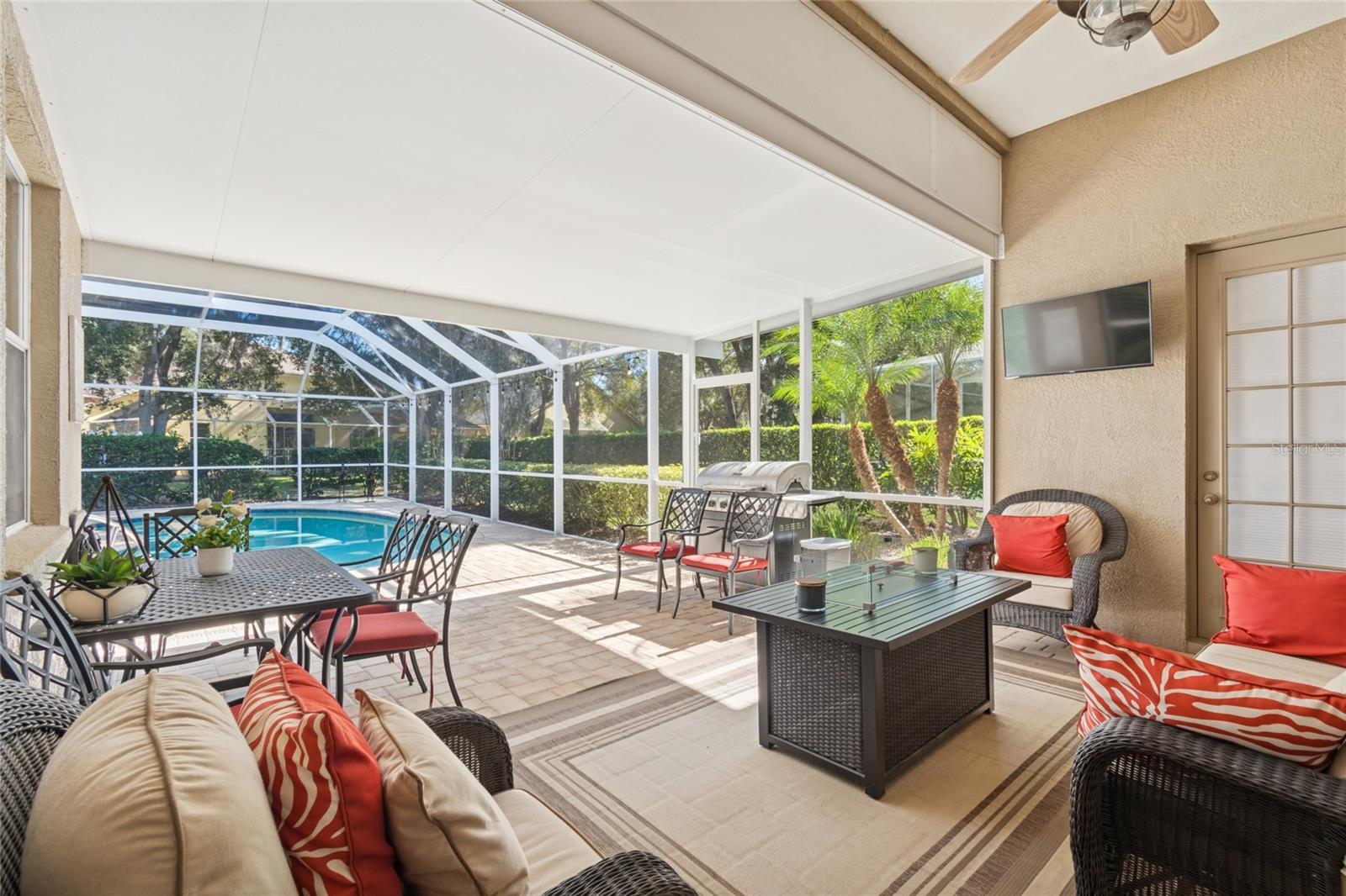 LANAI WITH VIEW OF POOL