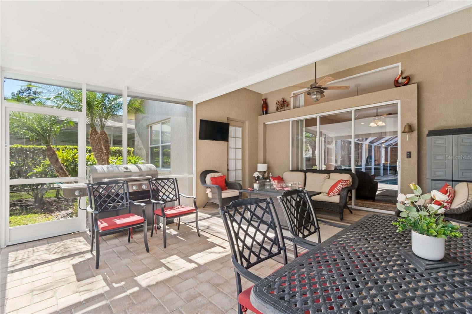 LANAI WITH VIEW OF POOL