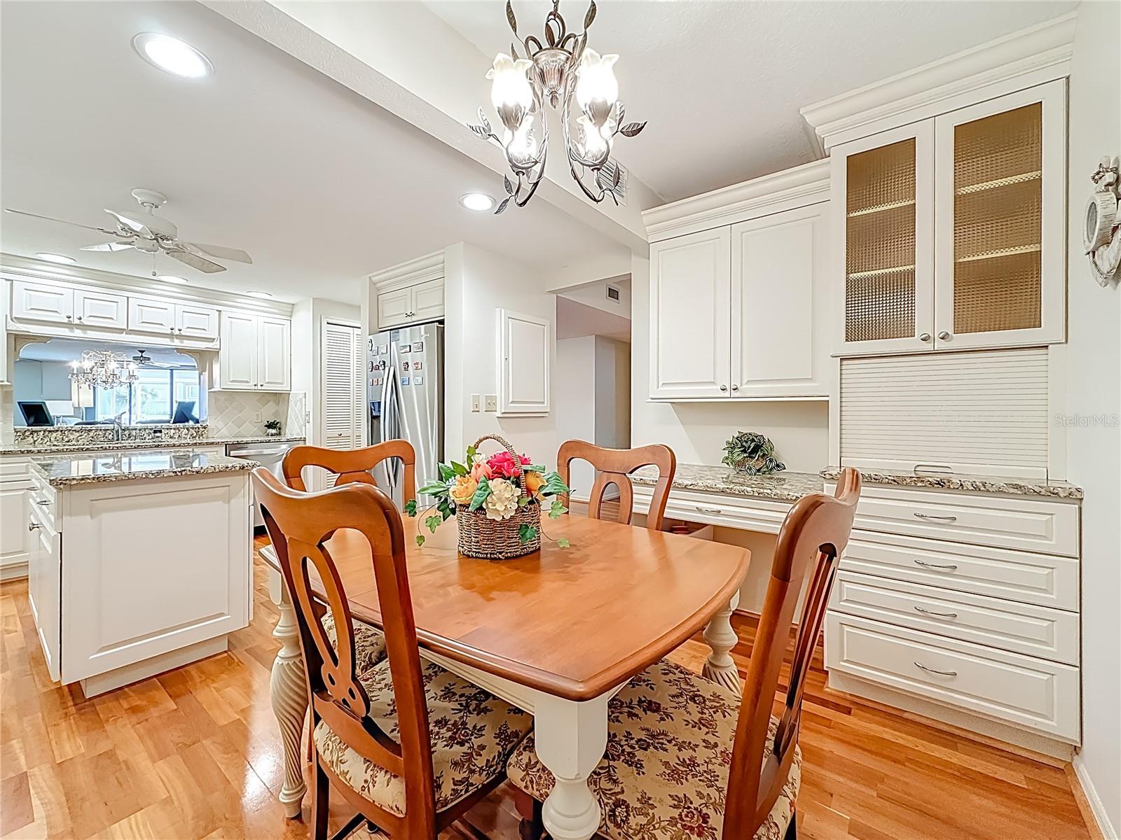 This picture shows the desk area in the kitchen