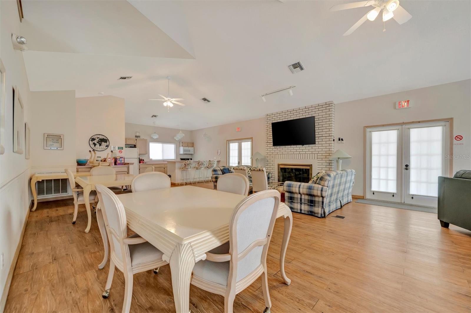 COMMUNITY CLUB HOUSE