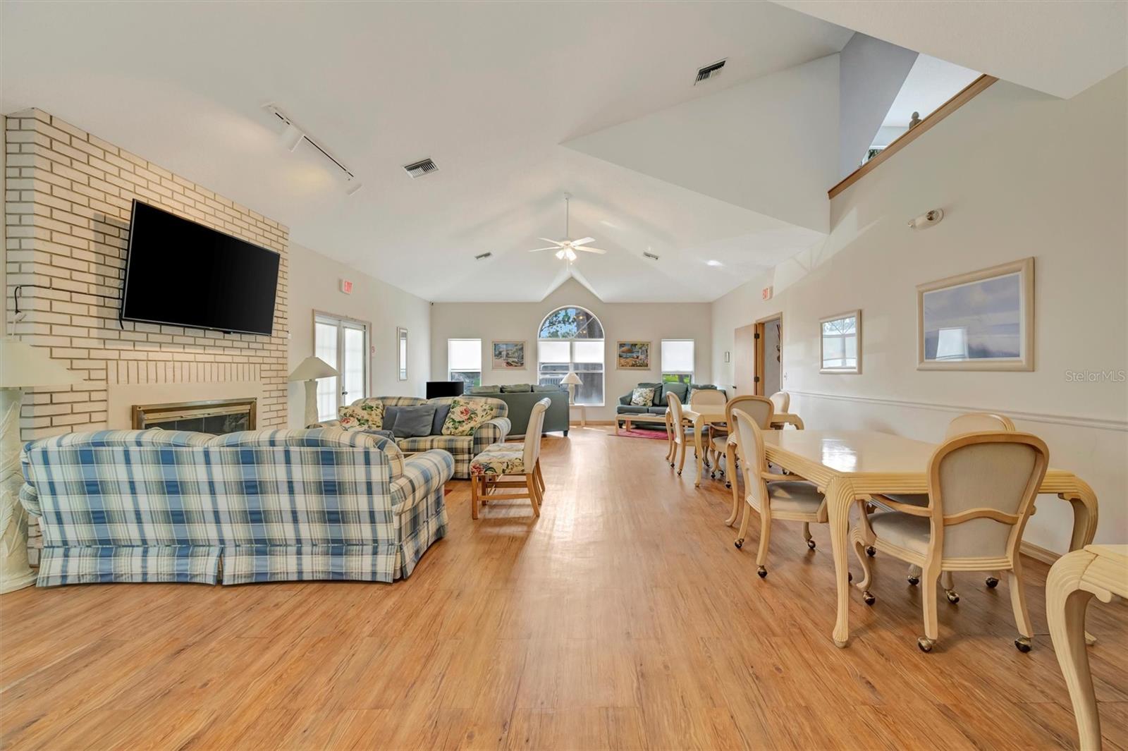 COMMUNITY CLUB HOUSE