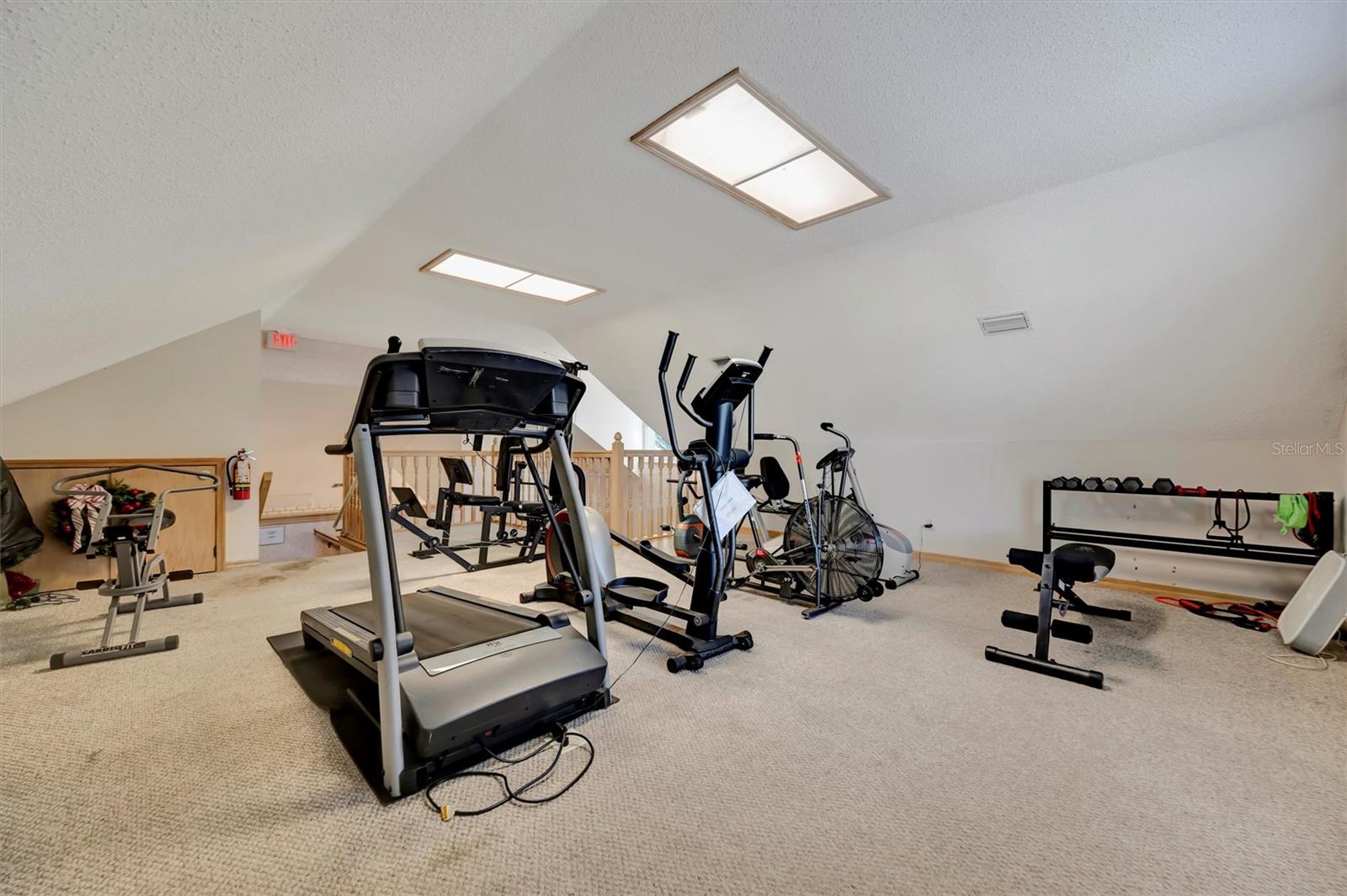 COMMUNITY FITNESS CENTER